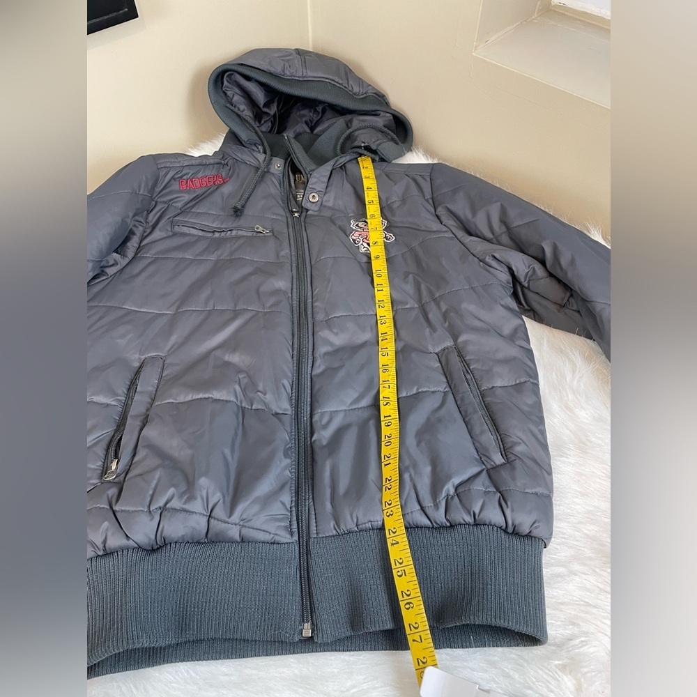 Wisconsin Badgers Puffer Jacket Large - Picture 8 of 14